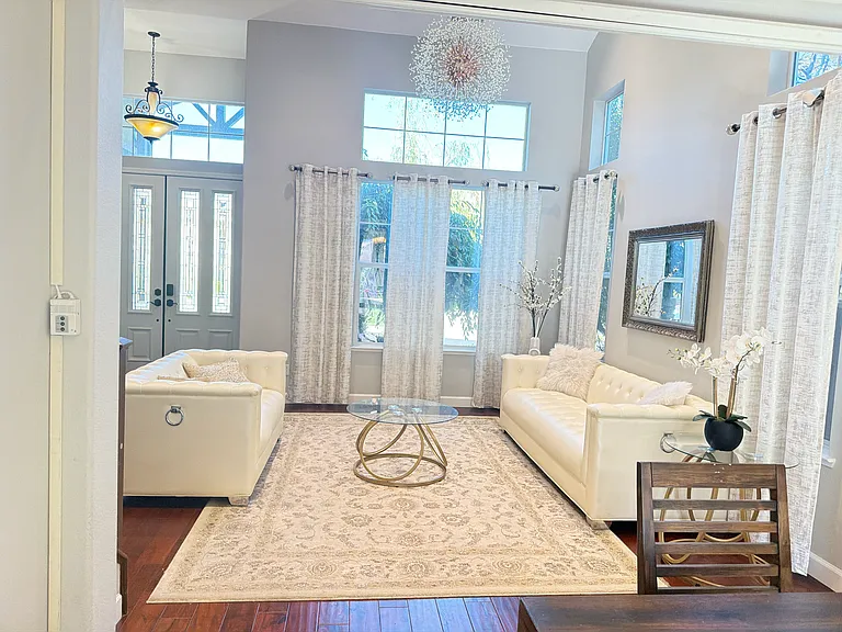 711 Pradera Way — Photo 3