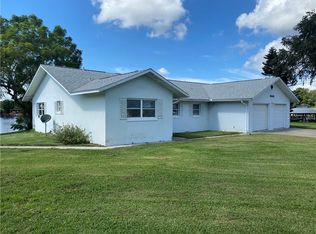 26645 E Cove Dr, Tavares, FL 32778