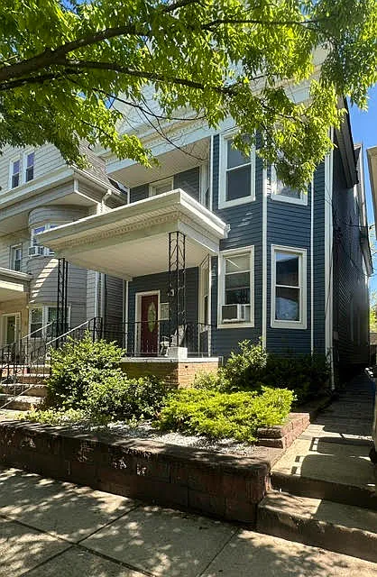 Building Photo - 34 49th St #2