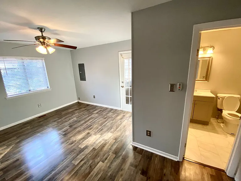 1116 N Green Dr — Photo 14