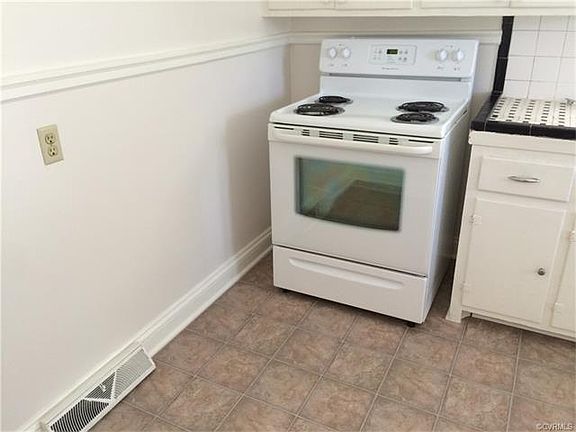 5th image of 3715 Pemberton Ave