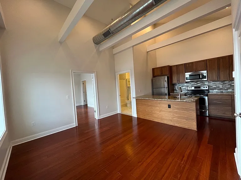 60 Crompton Ave — Photo 13