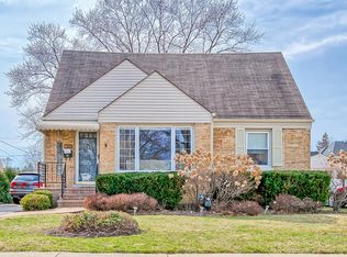 800 N Patton Ave, Arlington Heights, IL 60004