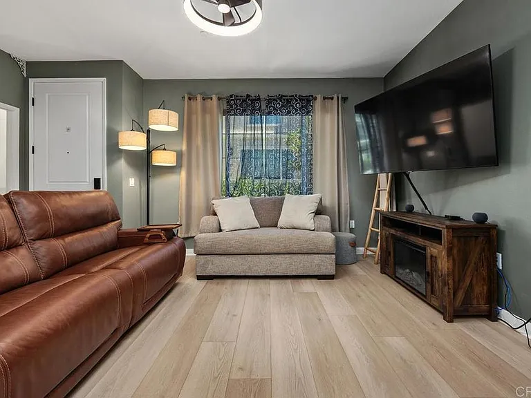 35161 Grove Trl — Photo 10