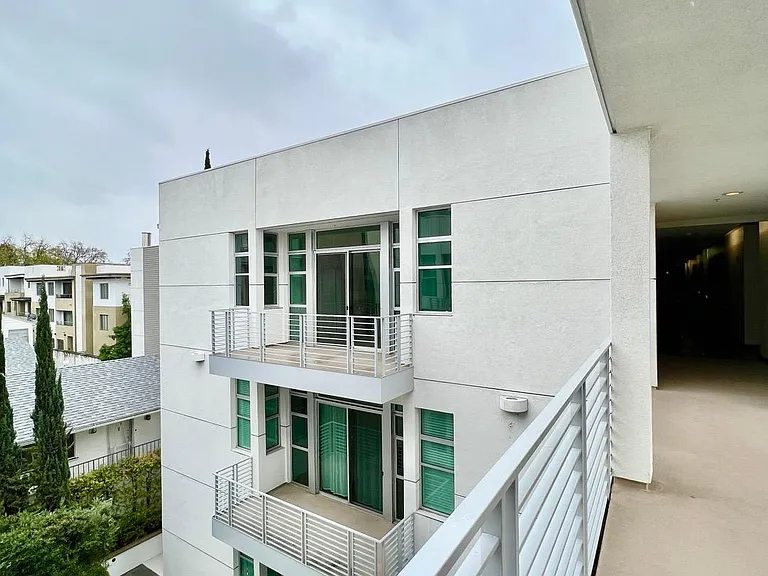 238 S Arroyo Pkwy — Photo 11