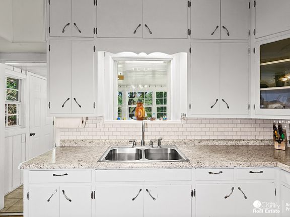 5th image of 236 Polk #165