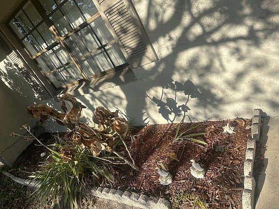 3rd image of 637 6th St #B