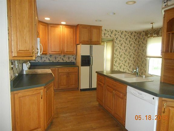 3rd image of 2001 Jonquil Pl