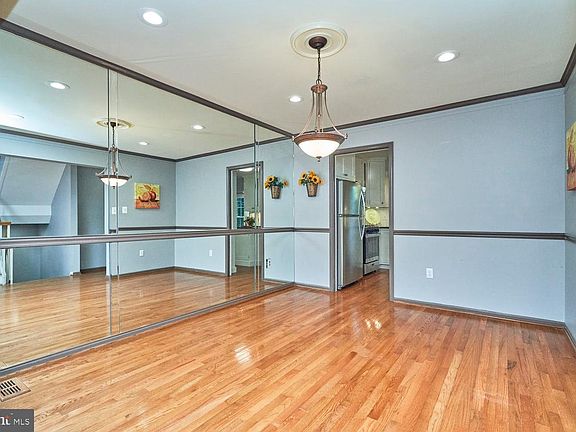 5th image of 5134 Woodmire La