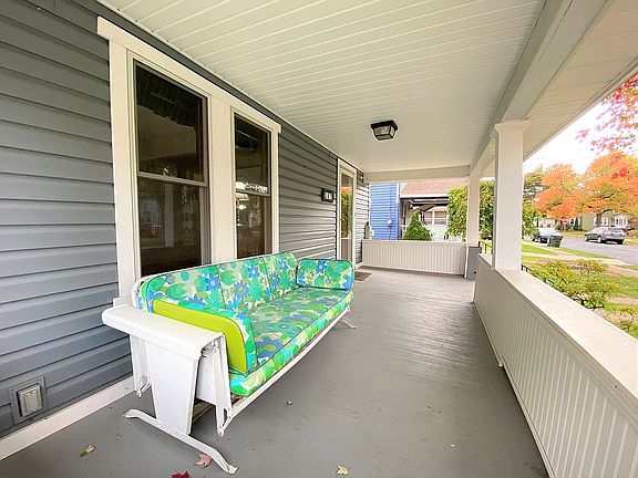 5th image of 387 Stanley St