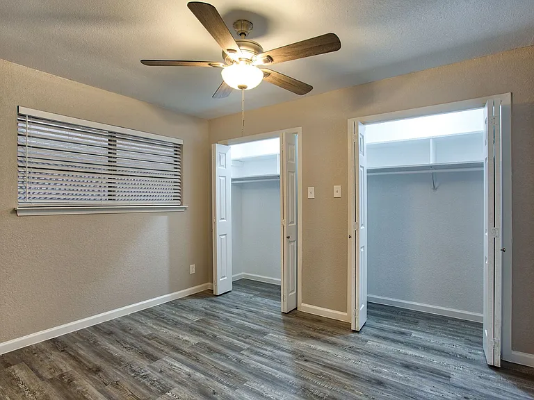 Athens Townhomes — Photo 18