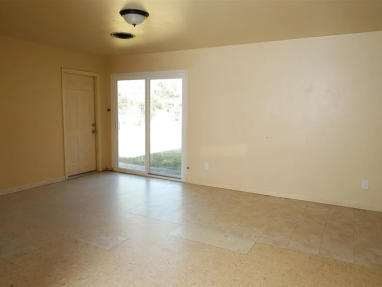 13207 Santa Teresa Rd — Photo 8