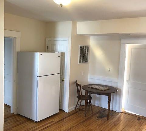 2nd image of 1161 Washington St Suite B