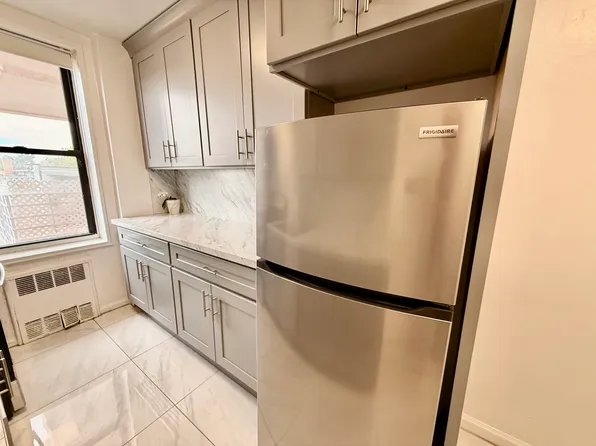 2400 East 3rd Street image 7 of 11