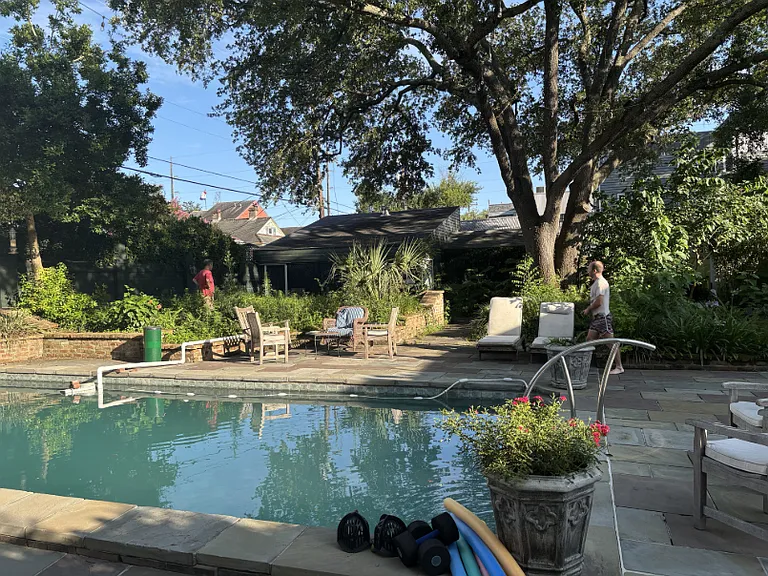 522 Mandeville St — Photo 2