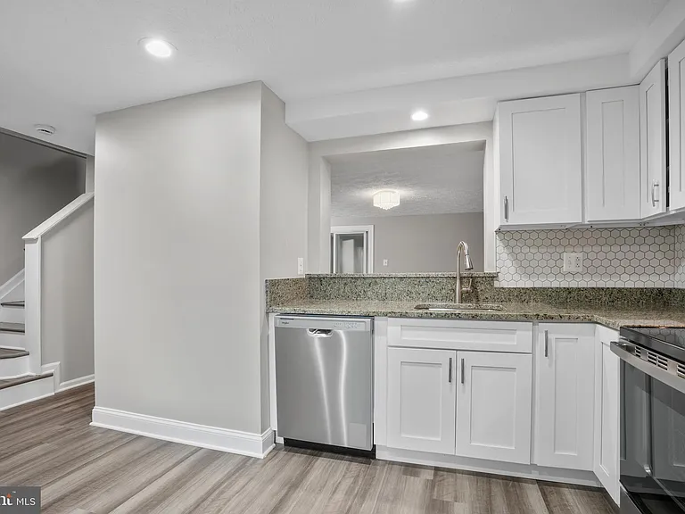 10506 Lime Tree Way — Photo 15