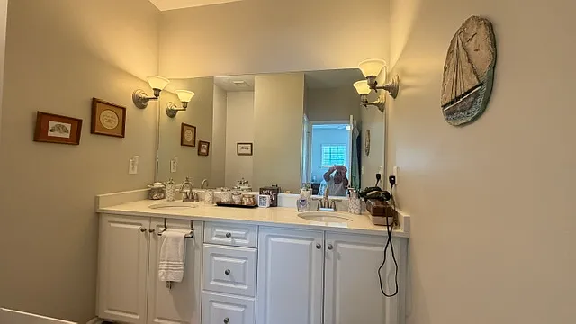 1028 Grace Hill Dr — Photo 31