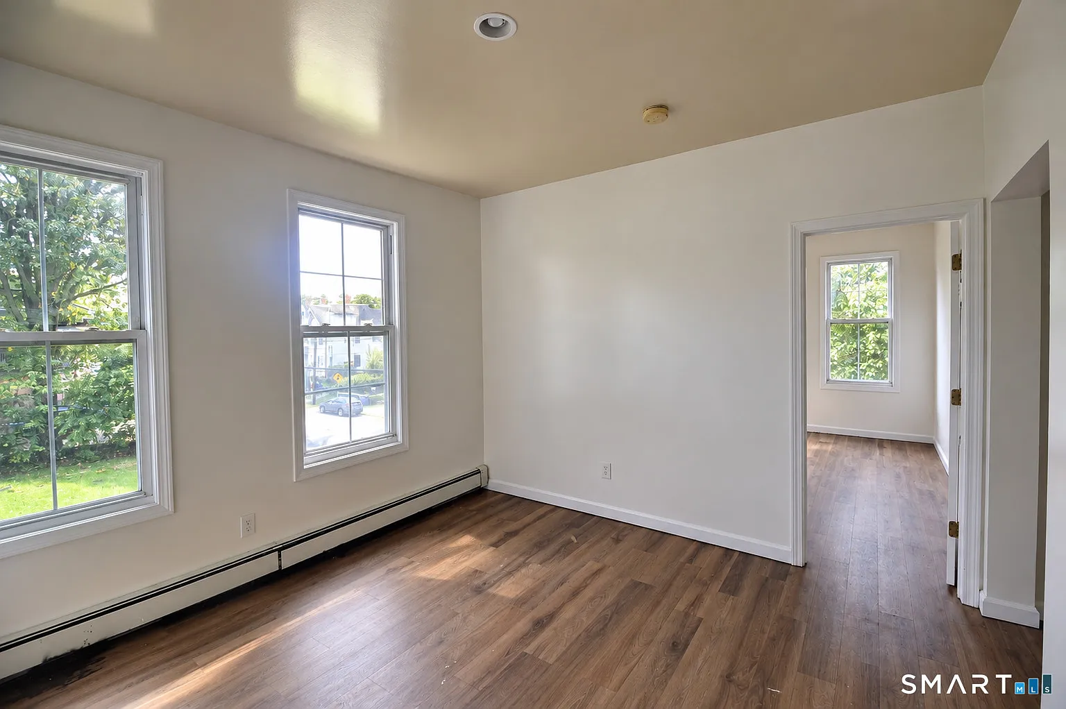3 bed, 2.0 bath, 1510 sqft, $2,400 — Photo 4