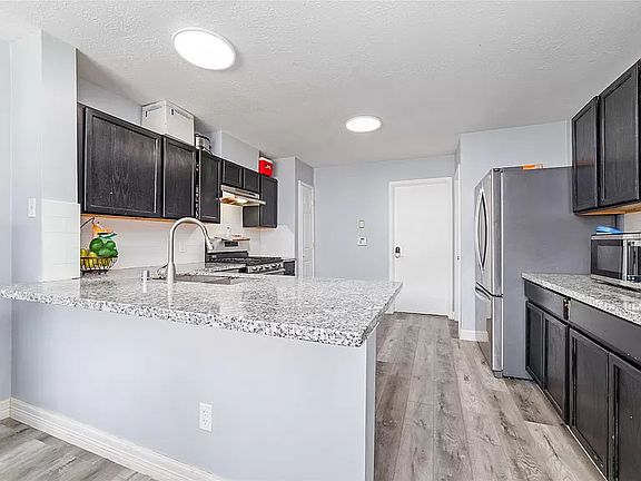 5th image of 10207 Revelstoke Dr