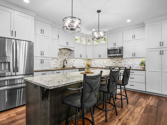 3rd image of 4674 Morning Glory Ln