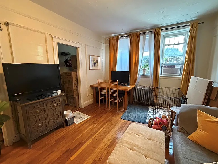 70 Chiswick Rd #4 — Photo 14