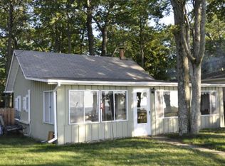 3184 Shore Dr, Port Austin, MI 48467