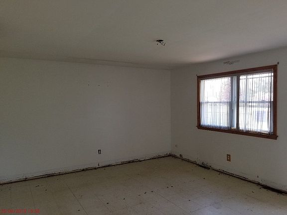 4th image of 2117 Sunset Ave