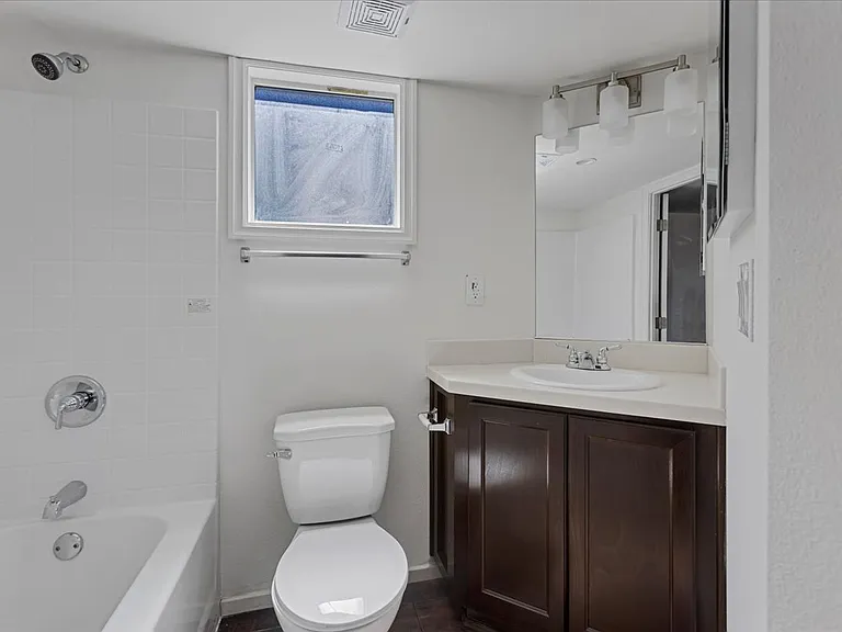 971 W Main St #9 — Photo 5