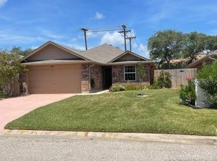 174 Whistlers Cove Rd, Rockport, TX 78382
