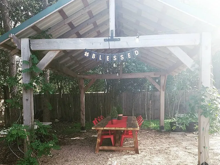 Outdoor pergola