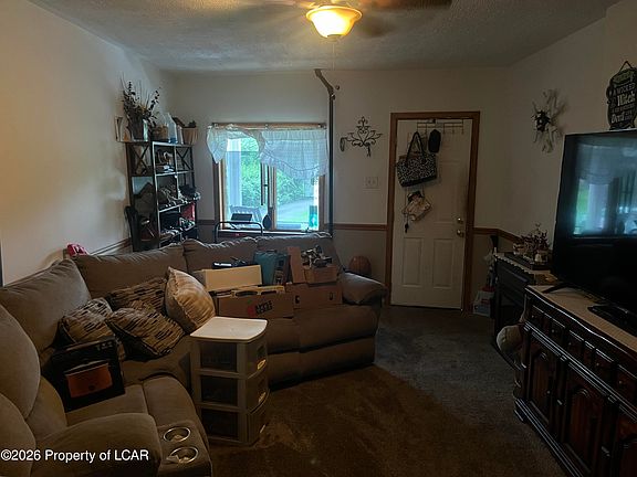 4th image of 14A E Oak St