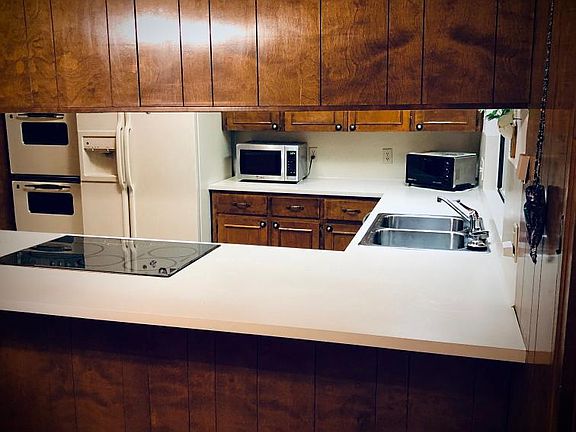 5th image of 8903 Candelaria Dr