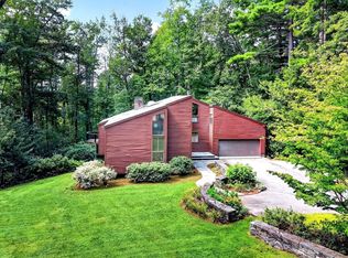 26 Old Stagecoach Rd, Bedford, MA 01730
