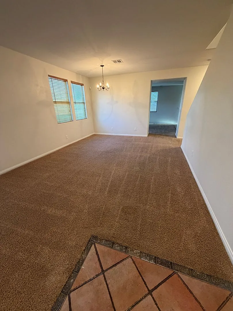 Americana Property Mgmt - Spacious 3 Beds + Den & Loft In A 2 Story Home In North Las Vegas. — Photo 2
