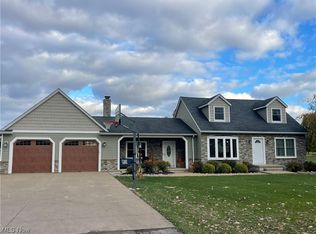 9104 Cherry Rd, Vermilion, OH 44089