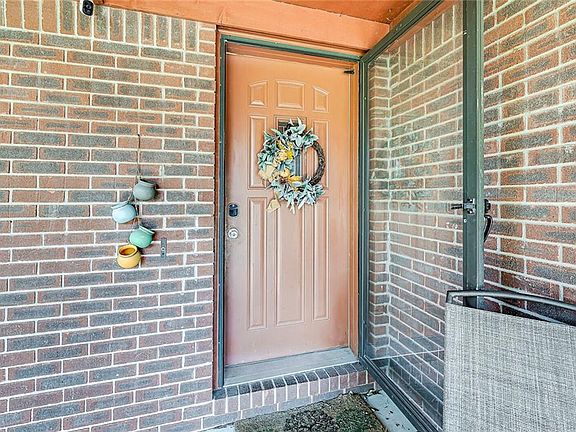 4th image of 1640 Creekside Ct