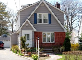 13 Storey Ln, Yonkers, NY 10710