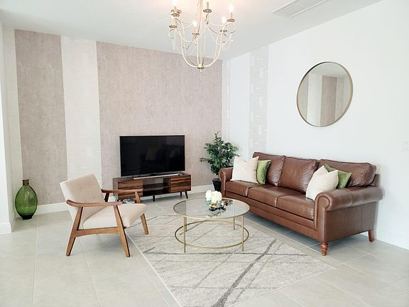 2nd image of 587 Sanderling Cir