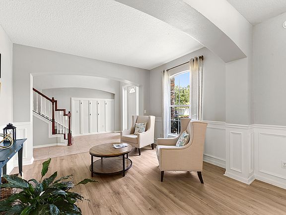 4th image of 638 Wakeview Dr