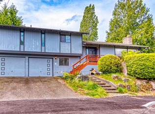 9021 17th Ave NE, Seattle, WA 98115