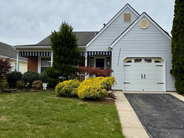 26 Lambert Way, Toms River, NJ 08757