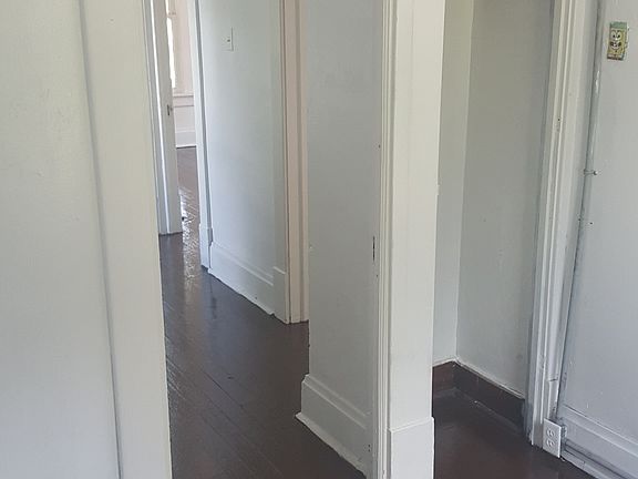 4th image of 354 Terrace Ave