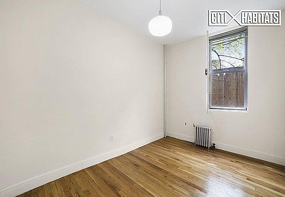 4th image of 448 W 55th St #A4