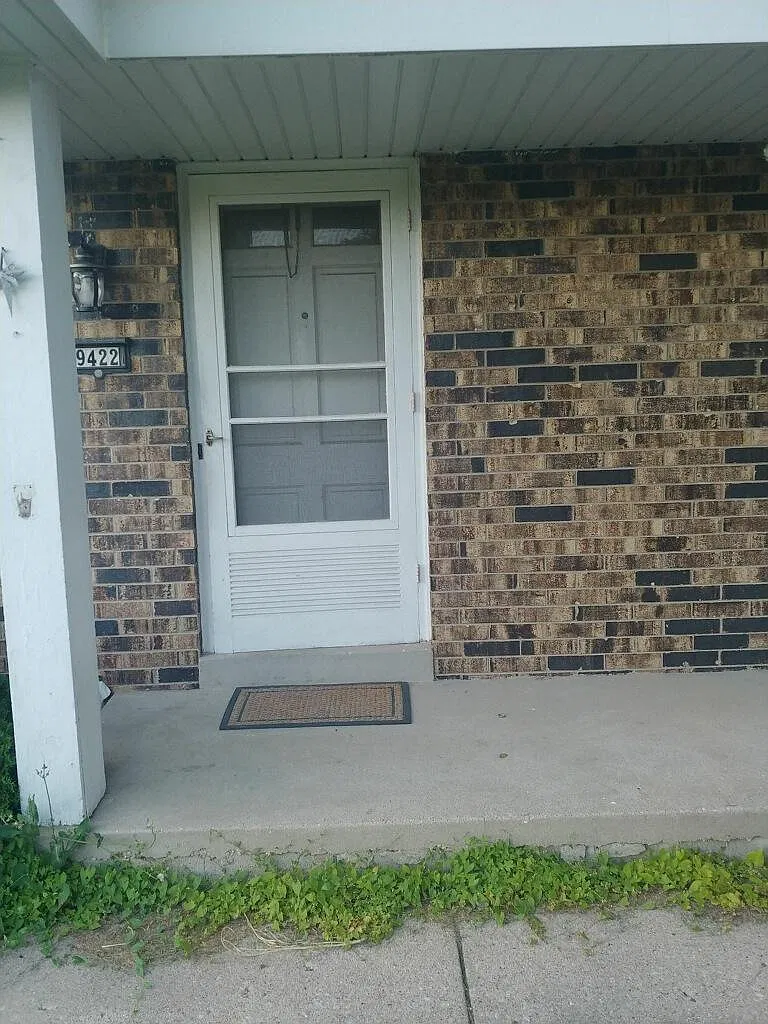 9424 W Howard Ave — Photo 3