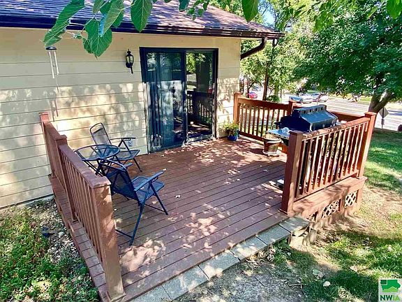 2nd image of 2525 S Lakeport St APT 1