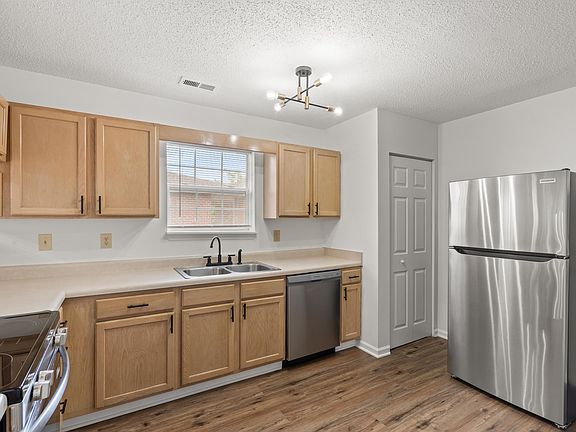 5th image of 4243 Villas Dr. #509