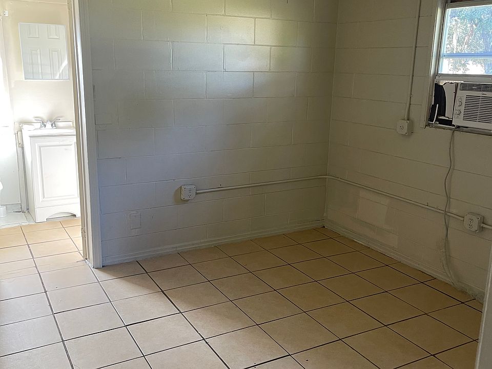 2nd image of 2345 Tanglewood St APT H