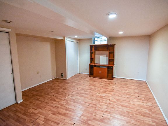 5th image of 26 Carlyle Grn