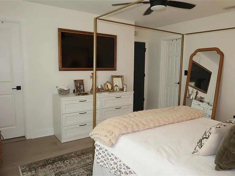 5945 Venetian Blvd NE — Photo 16