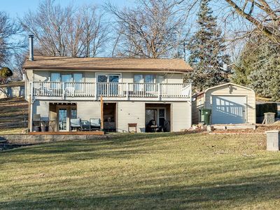5249 N Lakeshore Dr, Brooklyn, IA, 52211